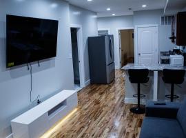 Modern 3BR Walk to Subway 2 Min to LOGAN Airport, Hotel in Boston