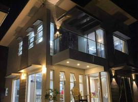 Cozy 4BR 3BA Home 2 Minutes to Calle Crisologo, hotel in Vigan