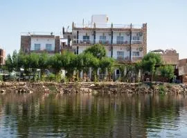 Lake House Hotel