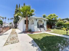 Mi Casita-Bungalow Vacation Home, hotel in Whittier