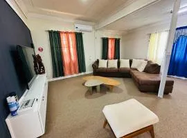 1BR Oceanfront Apartment with Wi-Fi, AC and Power Backup