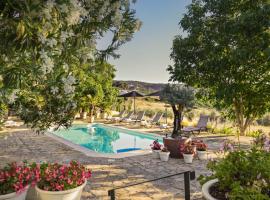 Discreet Luxury Home With Splendid Views, hotel in La Cimada