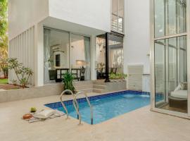 Casa Mili 3 BHK Villa with Private Swimming Pool By Aquatica Stays，位于阿斯高的酒店