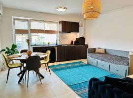 Caro Studio, hotel in Tunari