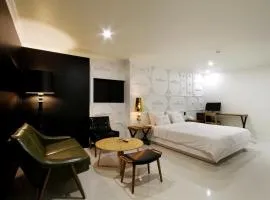 Bando Tourist Hotel