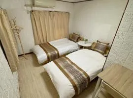 6 minutes to Shinjuku, 10 minutes to Shibuya, accommodating 6 people