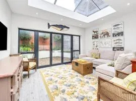 Flat 1, 119 Northgate St - luxury 2 bedroom apartment apartment close to the town centre with paid parking close by