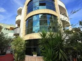 Luxury Villa Apartment with Rooftop Terrace and Free Parking