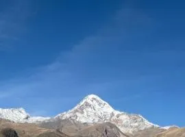 Elia Hut Kazbegi