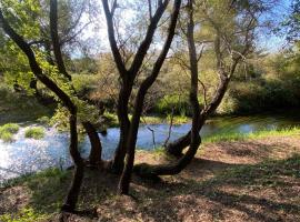 Vila Blue River, ξενοδοχείο σε Orikum