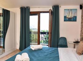 Aky apartment, hotel in Škaljari