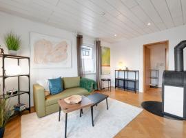 Modern Bright Apartment with Balcony, WiFi and Parking near Zwickau-West, hotel v mestu Zwickau