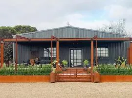The Rusty Kangaroo - Premium Couples Retreat - Spectacular Ocean View - Great Hosts