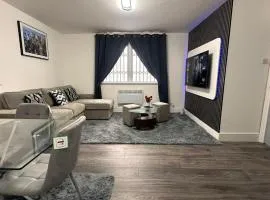 Apartment - Sleeps 4 - City Base - District Line