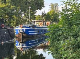 P&eacute;niche Helios, boat in Metz