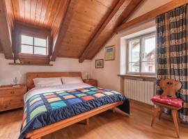 Ca' Alpini - Mountain View Terrace & Parking, hotel i Cortina dʼAmpezzo