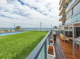 Great apartment with a pool on the beach in Barcelona