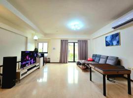 河畔暮光-安平包棟民宿-電動麻將ktv停車，位于台南的酒店