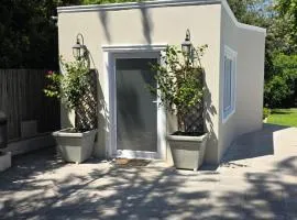 Camellia Cottage - Pool Room