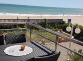 Lovely Sea view Apartment in Gava, khách sạn ở Gavà