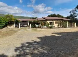 Casa Menus de Boquete Vista a las Montañas