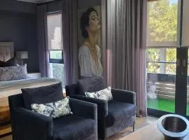 112 Luxury Studio at The Gallery