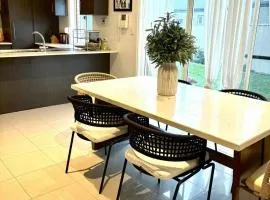 Modern, Central Gather Round Getaway in Tranmere