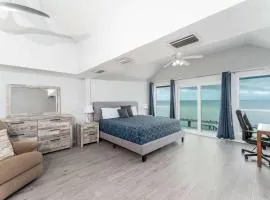 Bayside Paradise 4BR Home with Patio & Games Room