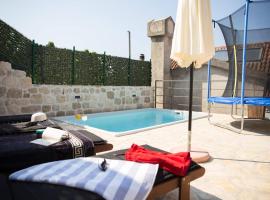 Villa Lapis II, hotel din Tučepi