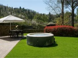 30 Min from Florence Jacuzzi, Wi-Fi & Parking
