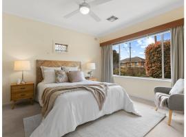 3BR Guest House near Adelaide CBD Joslin 5070, hotel en Evandale