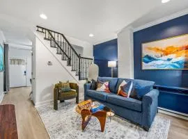 - Free Parking & 5-Min Walk To Metro - Book Now!