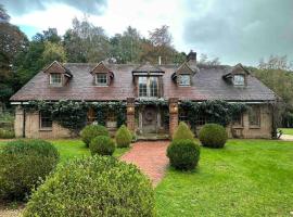 Elegant Hampshire Countryside Stay, hotell sihtkohas Petersfield