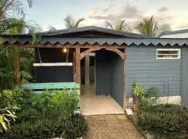 Bungalow cosy à Sainte-Anne avec jardin