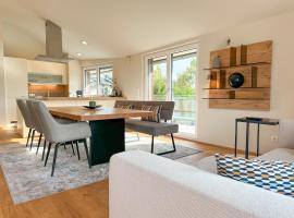 "FIVE" Premium Apartments Seekirchen - exklusive 4-Zi-Penthouse-Wohnung، فندق في سيكريتشن ام والرزي