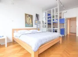 STUDIO APARTMENT SiLVER