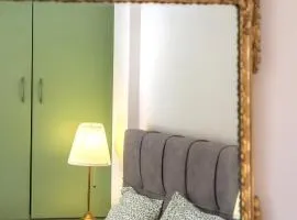 Adorable Jacuzzi flat in the most alive Athens!