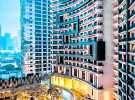 Poblacion Stay with Pool Gym Jacuzzi and Pool Table, hotel com banheiras de hidromassagem em Manila