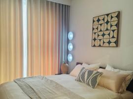 Vinhomes Smart City by Chill D Homestay, ξενοδοχείο σε Phú Thú