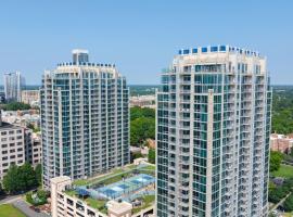 Luxury Uptown Charlotte Apartment With Skyline View, hotel em Charlotte