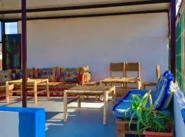 Titryte House-chill rooftop and surf vibes