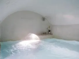 Amazing Apartment Alla Corte with pool and sauna