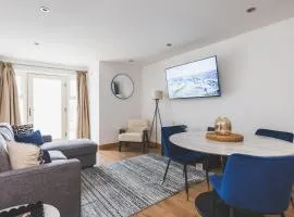 Elegant 1BDR Flat with Private Patio