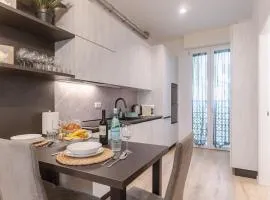 Bright & Modern 4 bedrooms Apartment in Center