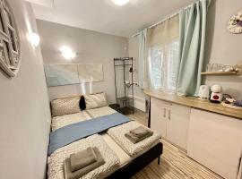 -The Conch- Room with Private Entrance and Bathroom, ξενοδοχείο στο Μπουργκάς