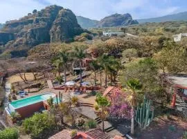 Private 5-Bedroom Compound with Pool Tepoztlán Retreat