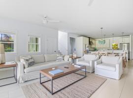 Perfect Princeville Getaway with Hot Tub & Views!，位于普林斯维尔的酒店