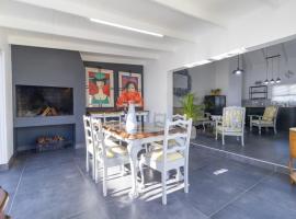 Peace Haven Cottage St Helena Bay, Hotel in Stompneusbaai