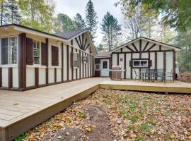 Peaceful Nature Escape on Little Portage Lake!, ξενοδοχείο σε Land O' Lakes
