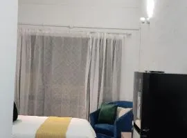 Craftmanship Urban stay with Exquisite Views & Big Balcony Maboneng